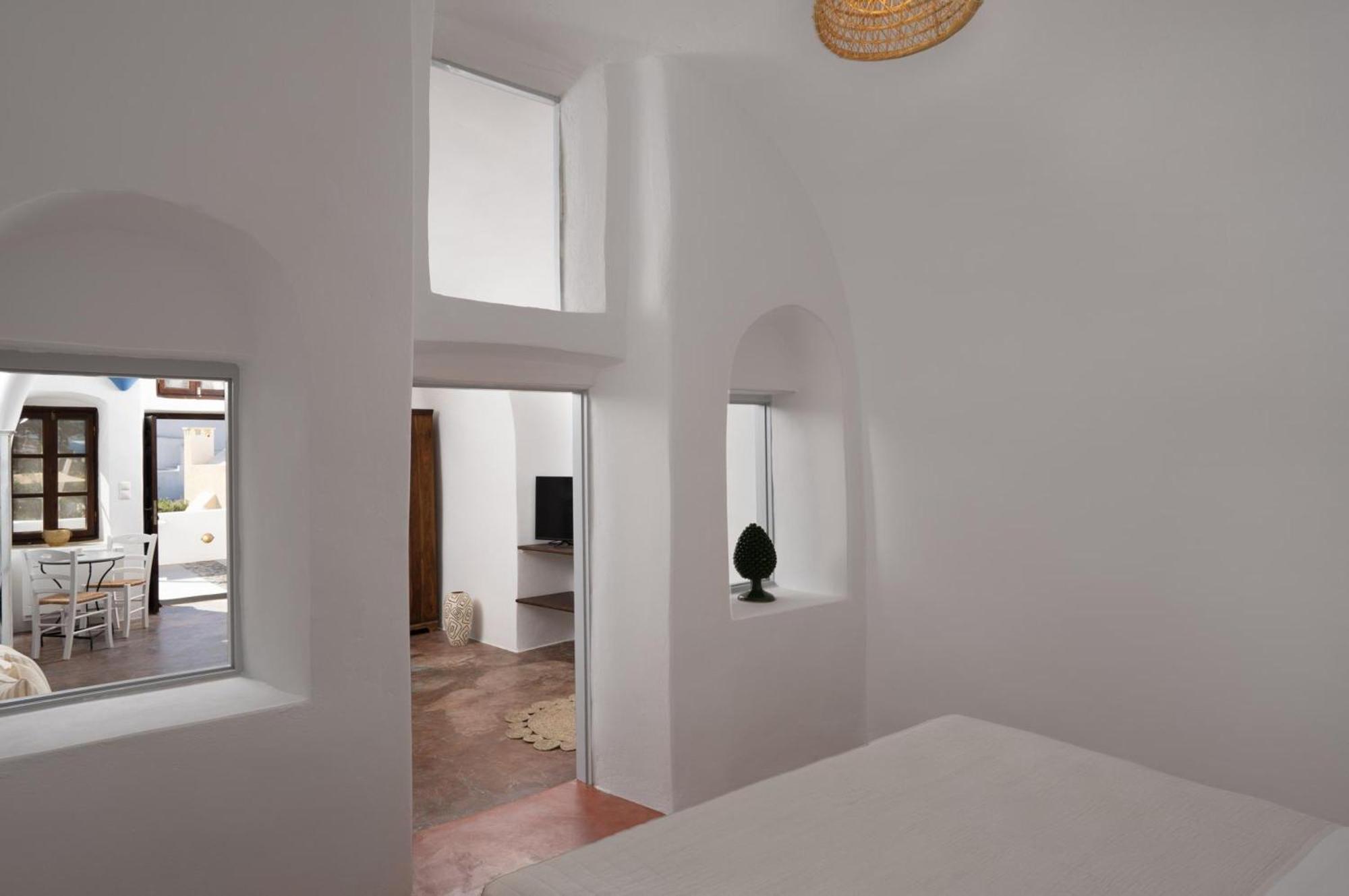 Madame Kalitsi Cozy Suites Firá Buitenkant foto