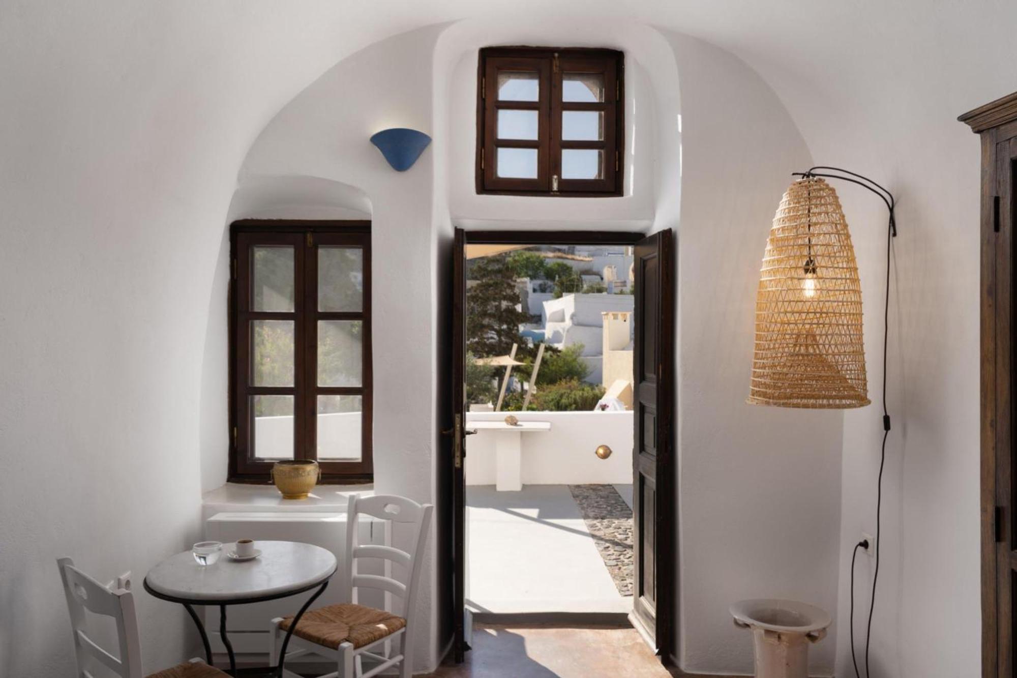 Madame Kalitsi Cozy Suites Firá Buitenkant foto