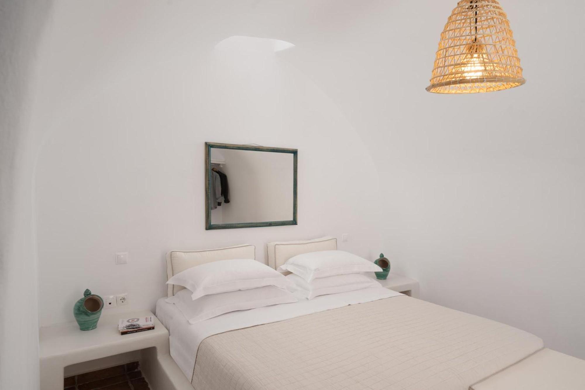 Madame Kalitsi Cozy Suites Firá Buitenkant foto