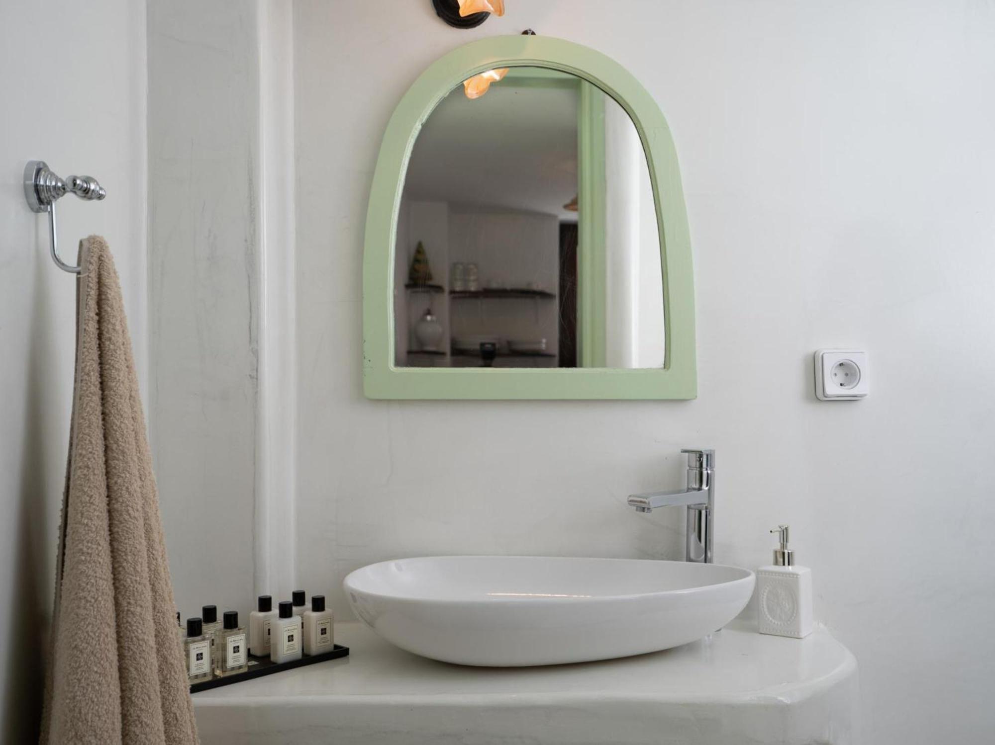 Madame Kalitsi Cozy Suites Firá Buitenkant foto