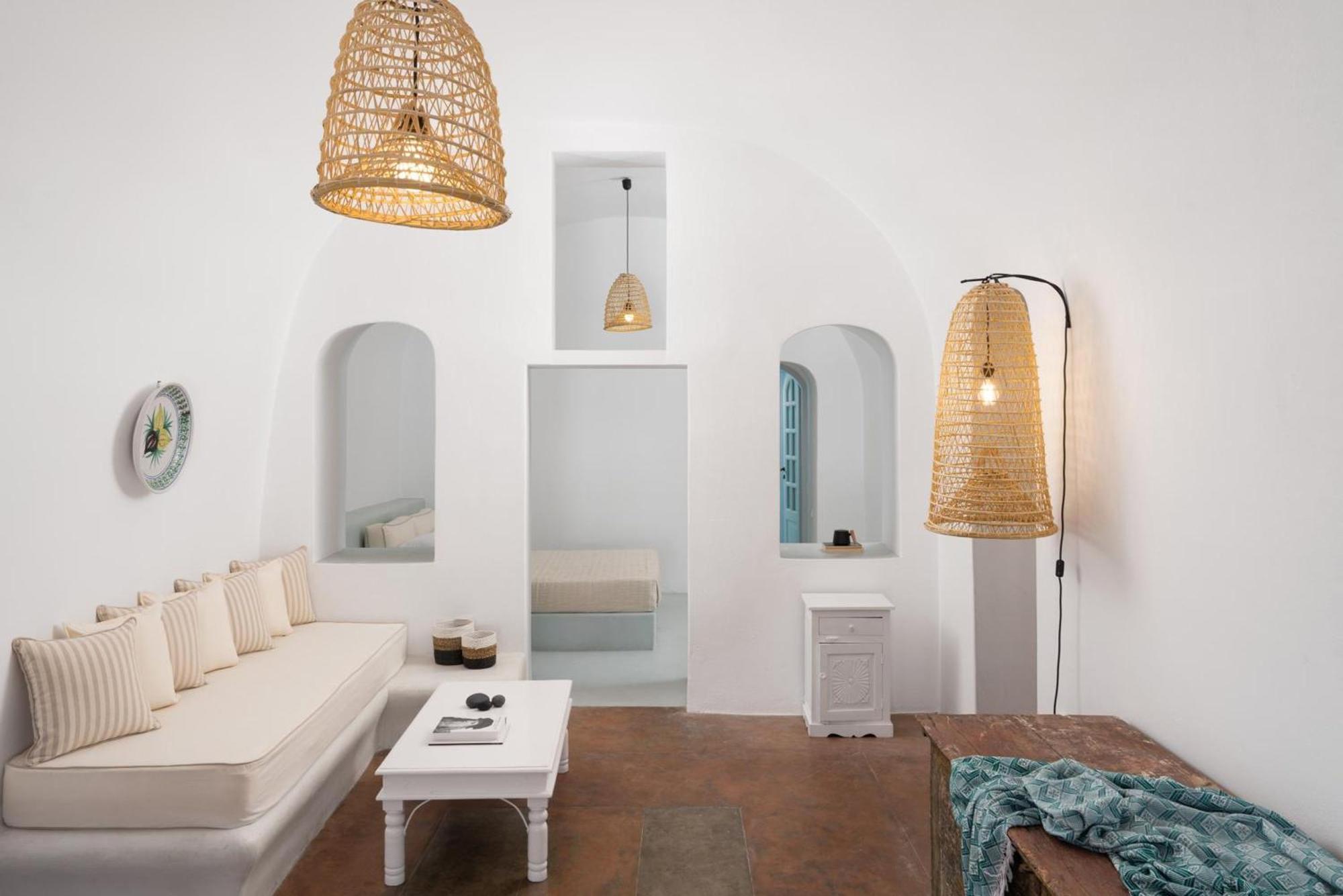 Madame Kalitsi Cozy Suites Firá Buitenkant foto